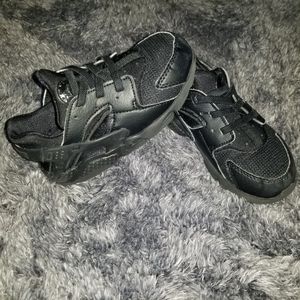 TODDLER NIKE SNEAKERS